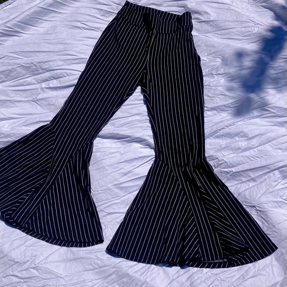 Free People Mari Ponte black pinstripe hi waist crop ruffle bellbottoms size 0 - Picture 2 of 14